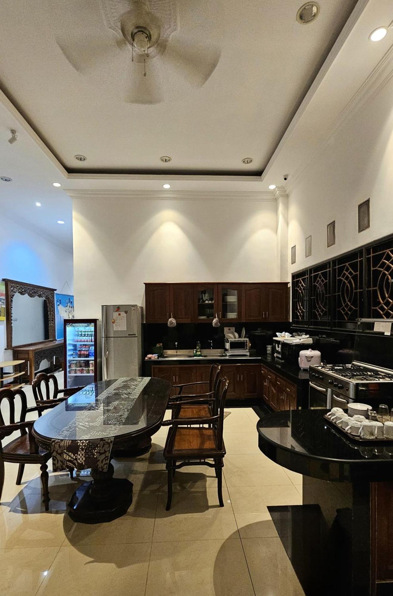 Fora Capsule Hostel Tuban Кута Экстерьер фото