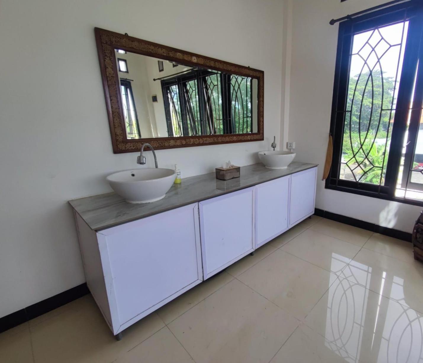 Fora Capsule Hostel Tuban Кута Экстерьер фото